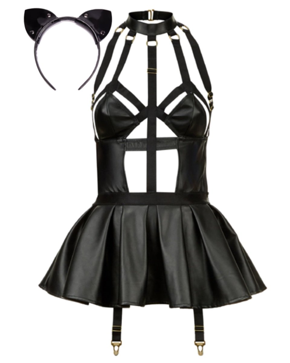 AS_Janine's tweet photo. Slutty Cat 😼 was yesterday's winner! I will be adding it to my kit! 

Book your party today so you can see it and try it on! 😈

#asyourstyle #annsummers #daretowear #sluttycat #halloween🎃 #halloween #halloweenparty #halloweencostume #halloweenpartyideas #halloweeninspo #bdsm https://t.co/KHp2kcf4a0