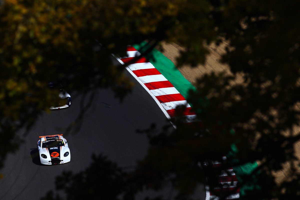 gregjohnsonrace's tweet photo. 📸 My photo album from the final round of the 2018 Ginetta Junior Championship is now online! Hit the link below to check out some of @jakobebrey’s best photographs from last weekend! 👊🏽

https://t.co/zAUdIWJ58O

#GregJohnson #GinettaJunior #BrandsHatch #RaceWeekend #PhotoAlbum https://t.co/eBXtnfXh8G