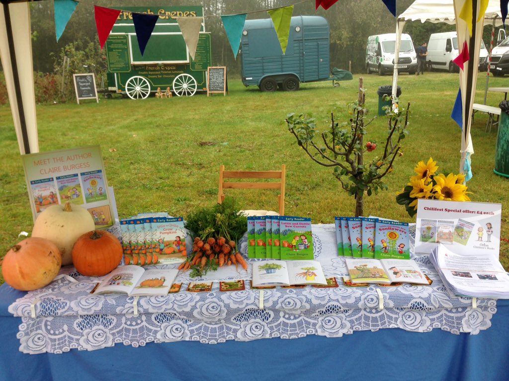 clairesallotmen's tweet photo. Lottie and Dottie are @Victoriana_NG #ChallockChilliFest Come and get your books signed and while you're here why not try some of the chillies. https://t.co/Osc7Jtha8P