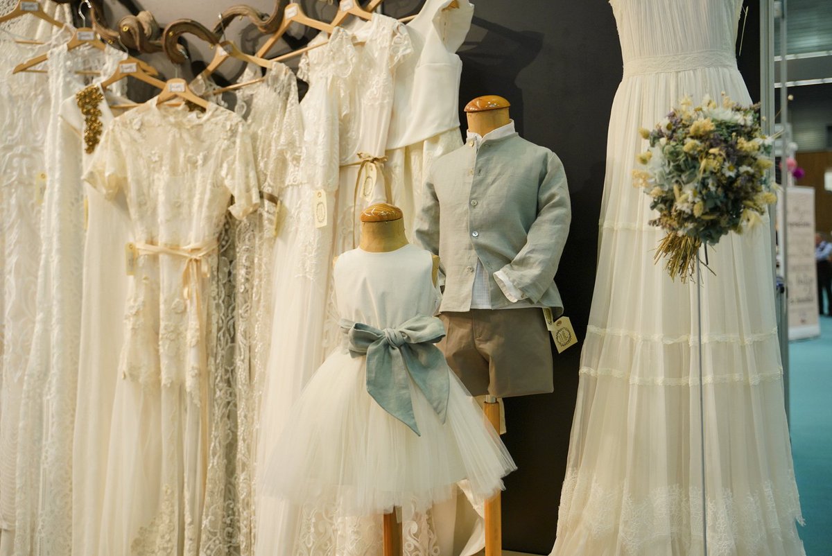 Bec_Expobodas's tweet photo. 🤵👰 A las 11:00h comienza la segunda jornada de #Expobodas con una gran oferta para las futuras parejas en @BEC_Bilbao 

#Bodas, #comuniones y todo tipo de #celebraciones.
https://t.co/UidNzRfSLk

Sábado de 11:00h a 21:00h 
Domingo de 11:00h a 20:00h https://t.co/T2Ck8uboYx