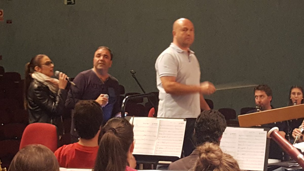 GarpeMusic's tweet photo. Último ensayo con la Banda Municipal de Soria, Núria Fergo y Felipe Garpe, para el concierto que ofreceremos  este sábado a las 20 h en Soria 
#mexicolindo #soria #fergo #garpe https://t.co/RRHLoBMGX4