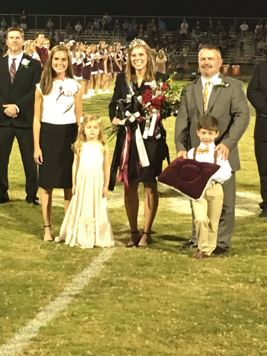 LCHSTigers's tweet photo. Congrats to Gracelyn Morrison - 2018-2019 Lauderdale County High School Homecoming Queen! And congrats to our guys on the 42-0 win against Clements! It's been a great day Tigers! #therealLC https://t.co/VvyM59XAPI