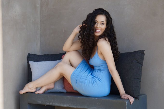 Hope you&rsquo;re having a relaxing Friday night! https://t.co/cfZHE1jrtp