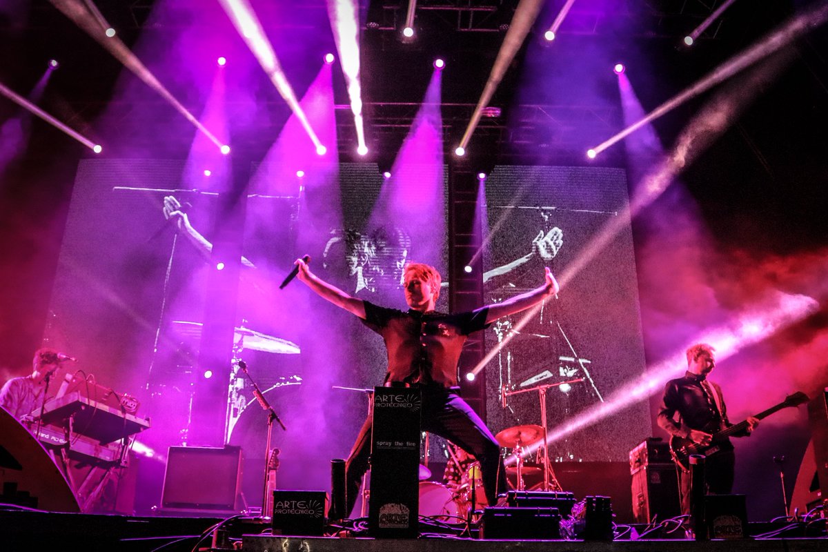 kilkfest's tweet image. Les llegó el turno a los Franz Ferdinand! 😎

A las 02:00 suben The Chainsmokers! 😍😍😍🎉

#Kilkfest2018
#ItsMillerTime