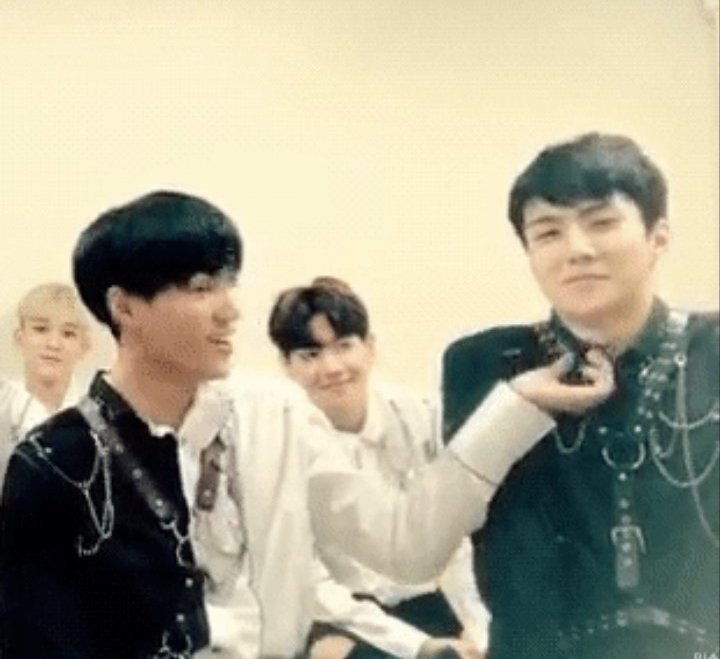 leenano_jen's tweet photo. ที่ไหนมีไคฮุน ที่นั่นมีพี่แบค #KAIHUN https://t.co/GP3MTUPrhB