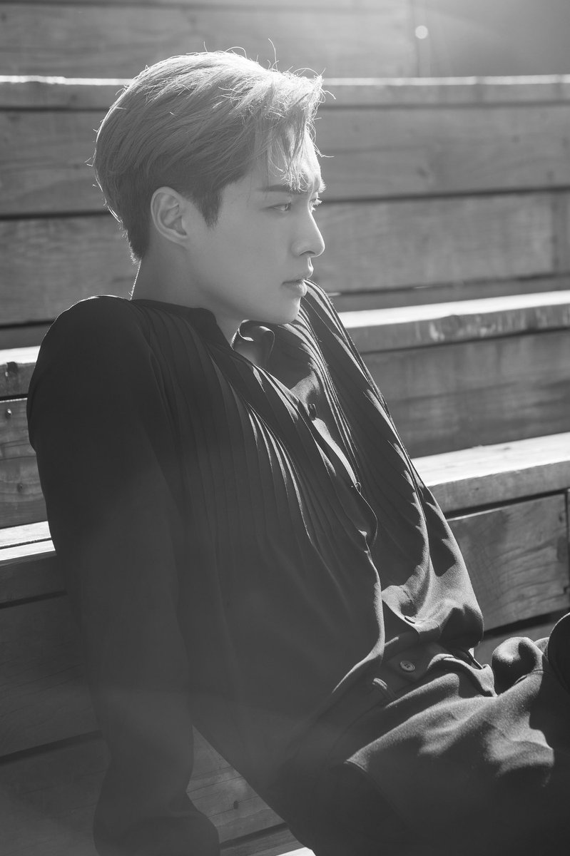EXO tweet media