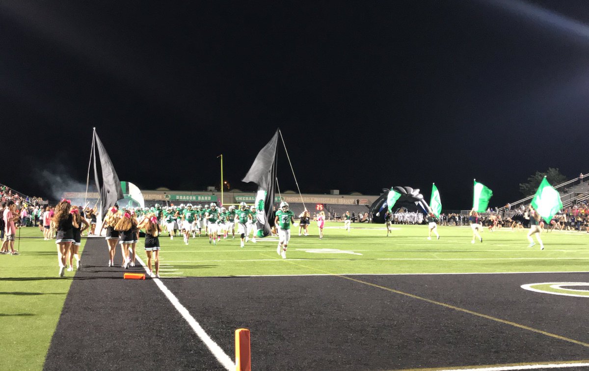 LeonardNikki3's tweet image. My favorite game of the season! #PinkOut #trickplay #EISFamily @EubanksDragons  @marydragonfan @Dale_Suther @beccacalvert4 @jenichelle @ncalvin101 @SLCDragonFB