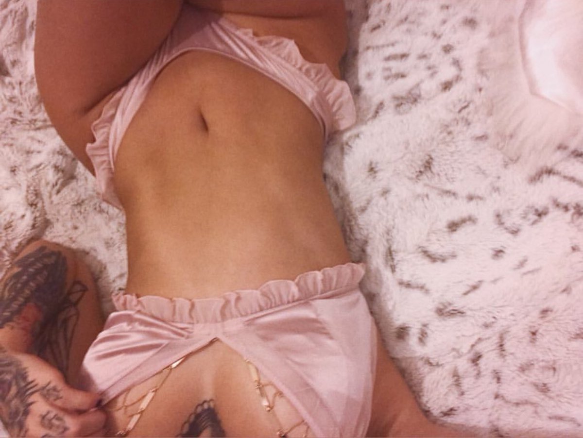 F r i d a y  N i g h t 💞