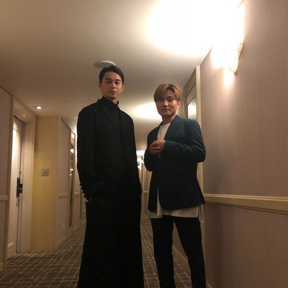 おそらくヘア担当された方〜 「#부산국제영화제 축제 기간에 일본 유명 남자배우 ‘히가시데 마사히로’ 님과 ‘로코헤어살롱’ 이 함께 했어요~!...