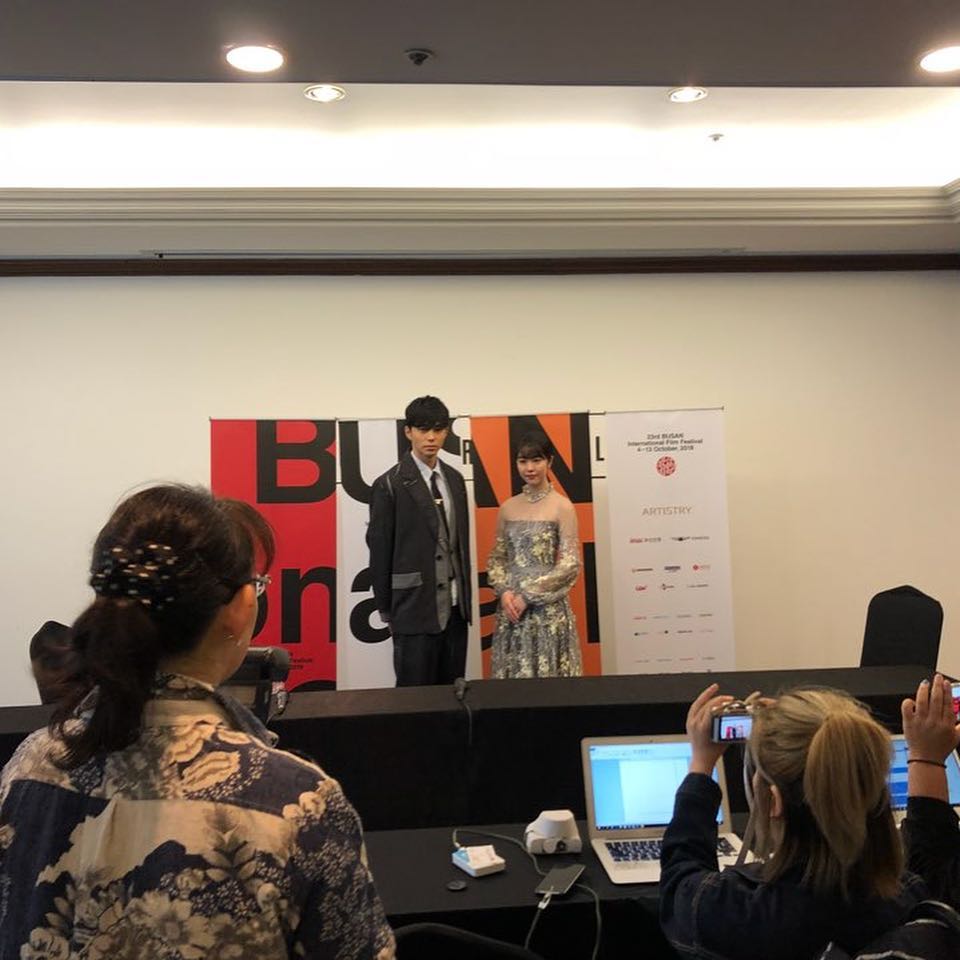 おそらくヘア担当された方〜 「#부산국제영화제 축제 기간에 일본 유명 남자배우 ‘히가시데 마사히로’ 님과 ‘로코헤어살롱’ 이 함께 했어요~!...