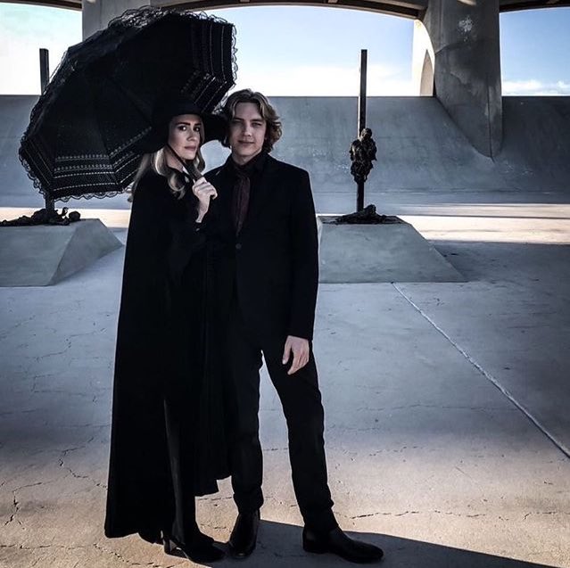 AHS13FX's tweet photo. Sarah Paulson &amp; Cody Fern behind the scenes. #AHSApocalypse https://t.co/Jjds1O6rAt