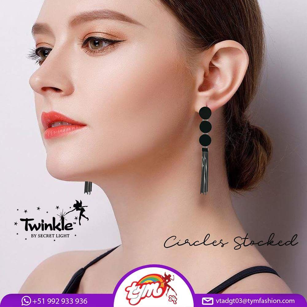 ChicaTym's tweet photo. ✨Circle Stocked 💖
Aretes de diseño y acabado elegante. 💃 Destaca tu estilo con estos exclusivos aretes de diseño y moda americana.
Marca: #Twinkle
Encuentranos en https://t.co/17Xlw8KirG
Consultas al Inbox
#accesorios #mujer #aretes https://t.co/t2n8WyOaA1