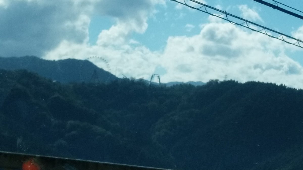 _fumix's tweet photo. マジかぁ。早く仕事終わったのに大垂水の途中から渋滞ハマった。さすが三連休。 #国道20号渋滞中 #プレジャーフォレストがみえるカーブ #午後に渋滞中のヒトって何処まで行くの？ https://t.co/3FgS3HCqaF