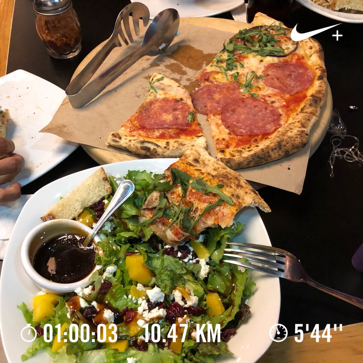 poket_puffy's tweet photo. #corroporcomida #corroporpizza #FelizViernes #FelizFinde #FelizFinDeSemana #corrermehaenseñado #YoElegicorrer #glotón #Panareo #puebla @LoveRunSmile @WeLovePuebla @GlotonMex @CorrerMeHa @yoelegicorrer1 @HijosDelCid @logrartusmetas #gatorade #garmin https://t.co/JW4cd8hbYr