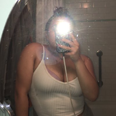Valentinaaarose's tweet photo. #NewProfilePic https://t.co/5vaRnKn9r4
