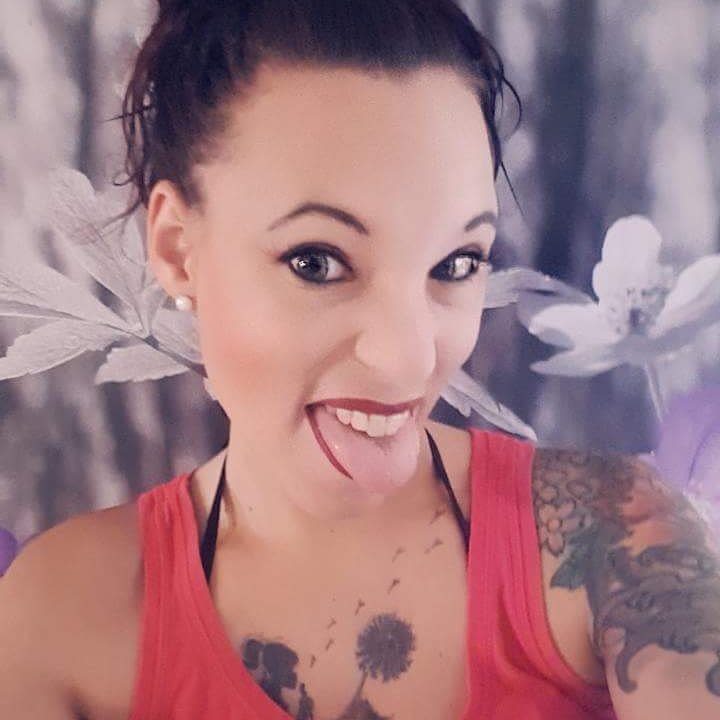 JasminMustang's tweet photo. Jaaaaaa auch die Jasmin kann man etwas anders drauf sein ;-) ich hoffe ihr hattet einen tollen tag

#lustig #funnygirl #selfiee #beste #deutsch #lustigesbild #witzig #lustiges #lachen #spaß #witz #lustige #humor #haha #spruch #spass #lustigwars #lustigertag https://t.co/8PtB4XRN3U
