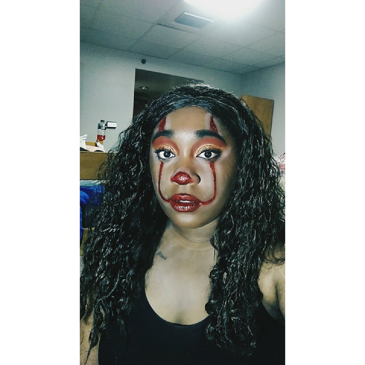 __essancee's tweet photo. Hiya, Georgie 🎈

#halloweenmakeup https://t.co/rABh8OQOa5