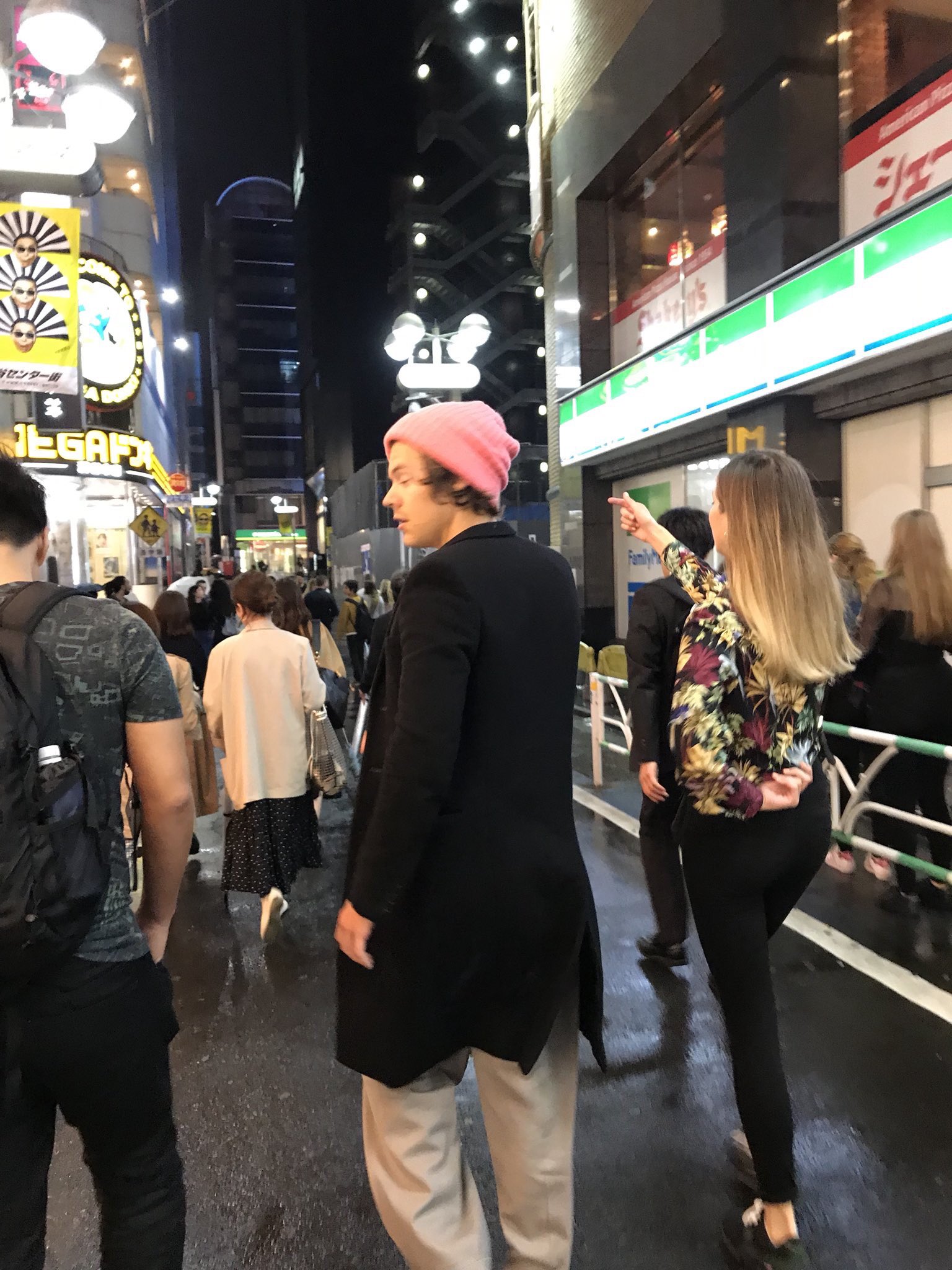 Hsd Harry In Japan October 18 Via Bebe Cgc