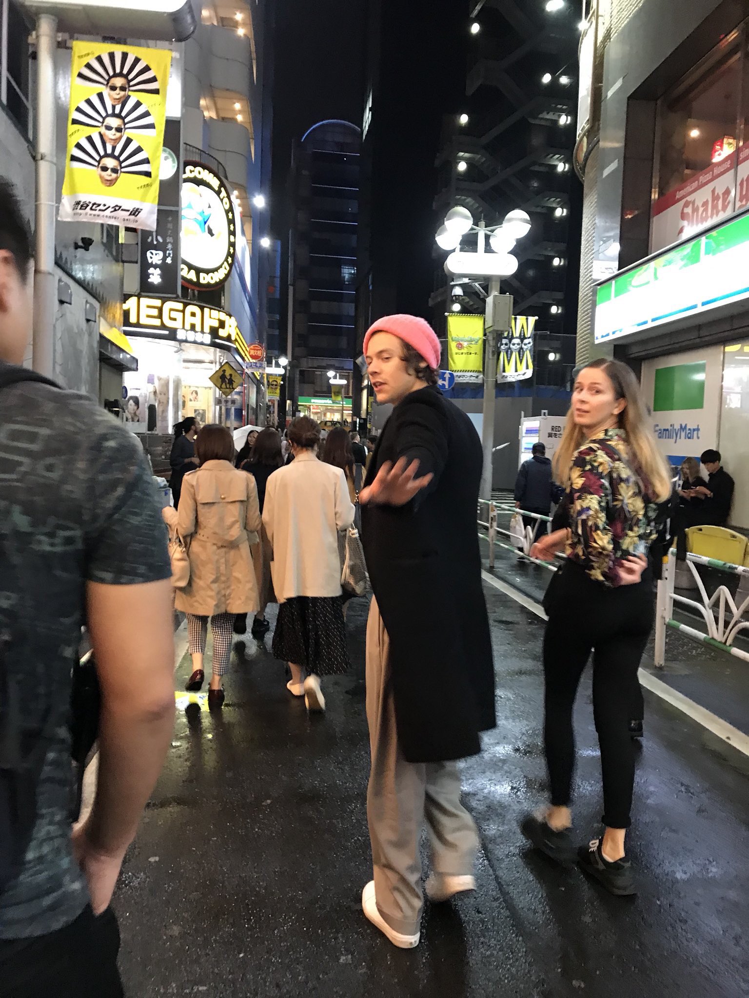 Hsd Harry In Japan October 18 Via Bebe Cgc