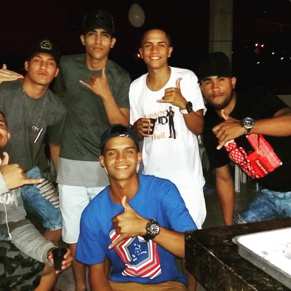 HuudGab's tweet photo. Só os de sempre.
#Os_Faixaa
#Irmãos 
#Minha_Tropinha 👊 https://t.co/L3Zh2Dkl8D