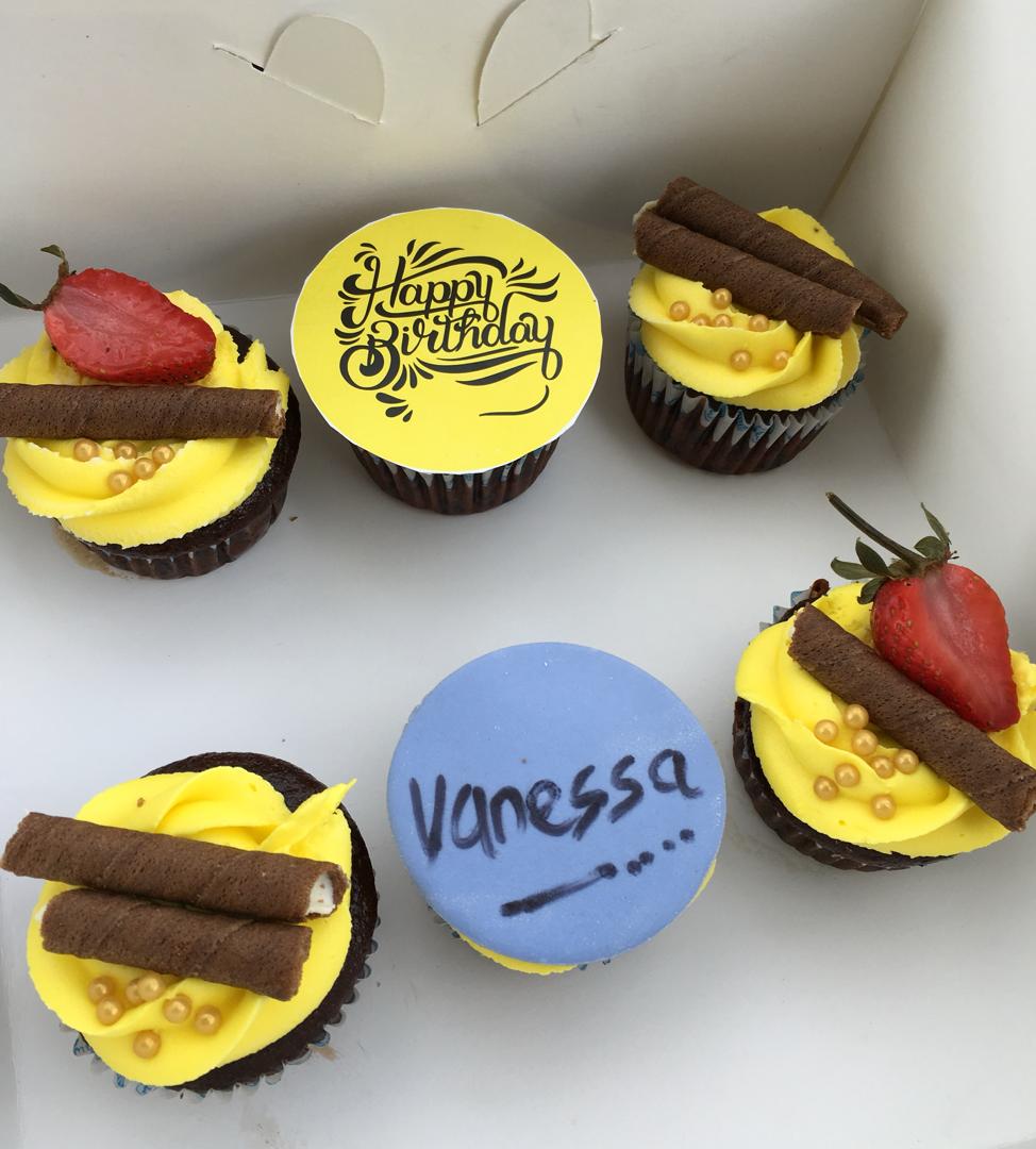 Creamkingsng's tweet photo. I want something cheerful for the birthday girl. 🍫🍓🎂

Happy Birthday Vanessa. 
#CreamKings #Cupcakes https://t.co/Mujrij2DRD