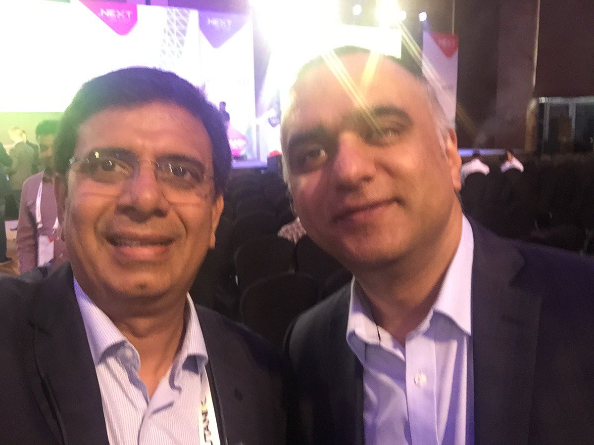 VManglani's tweet photo. Shared breathing space with @dheeraj the founder/CEO @nutanix. So down to earth. Loved your presentation and demo during keynote. Wonderful team #NEXTtour. Congrats @sunilmahale11 and team for setting it up so well. https://t.co/SGNUQgzypL