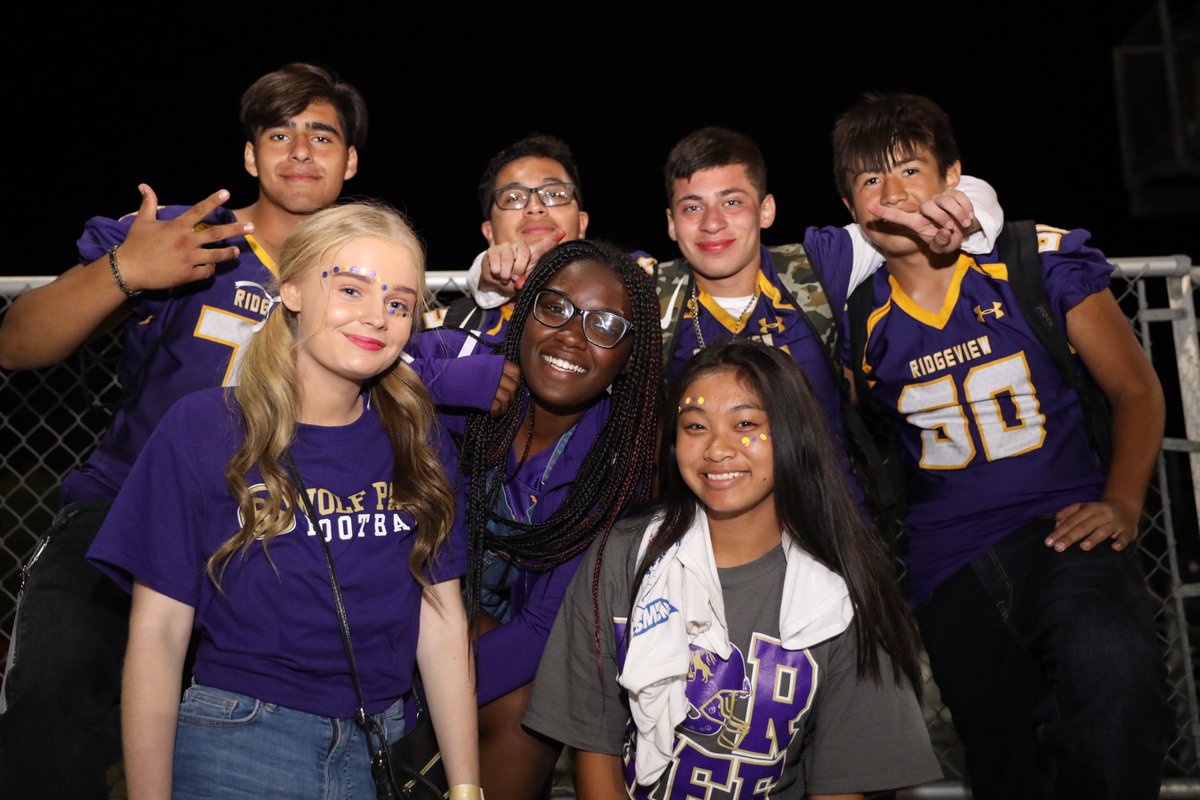 KernHighNetwork's tweet photo. PHOTOS: Check out these photos of the @RHS_PACK showing their support for their school at their Homecoming tonight. #KHSDAchieve https://t.co/mfcYkT8bvW