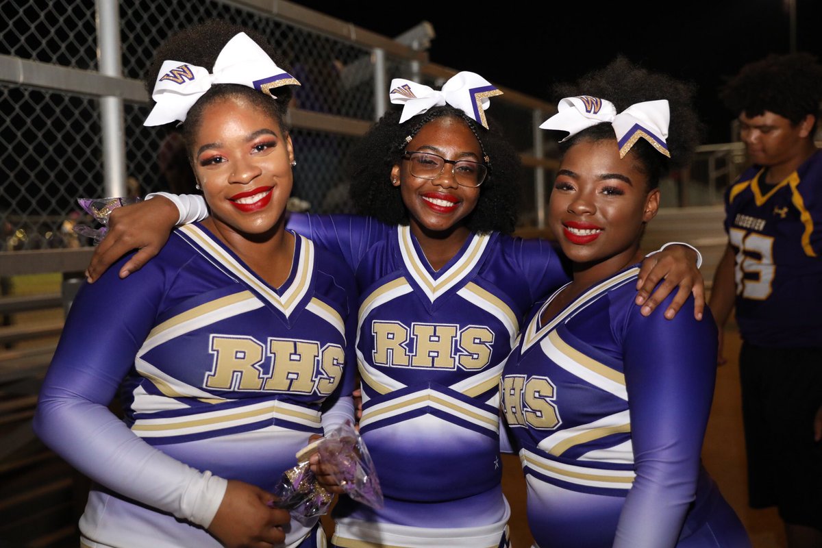 KernHighNetwork's tweet photo. PHOTOS: Check out these photos of the @RHS_PACK showing their support for their school at their Homecoming tonight. #KHSDAchieve https://t.co/mfcYkT8bvW
