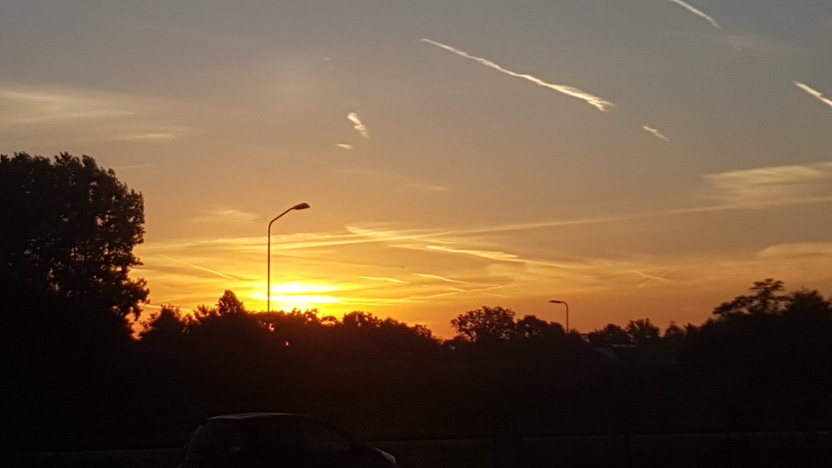 InnerDreams's tweet photo. Op weg naar @vivnederland voor nascholing ademhaling #evenopademkomen #VIV https://t.co/WfdQhge9wo