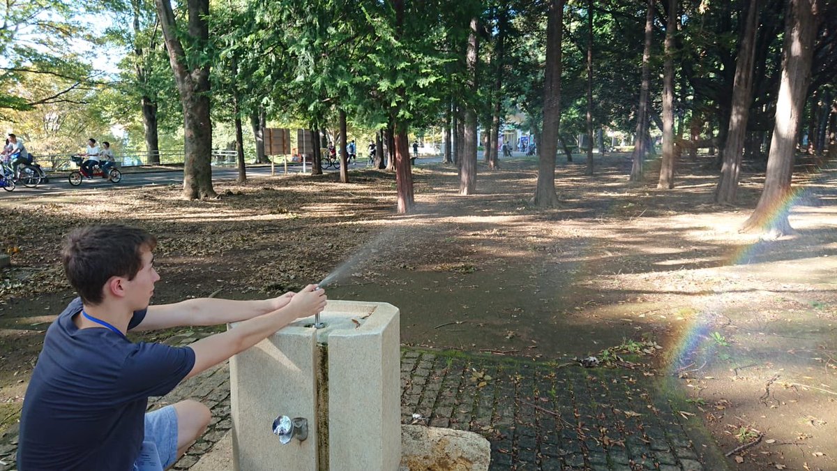 BST_Secondary's tweet photo. An intriguing activity with water and rainbows for our @BST_Tokyo team at the #NEAMC maths competition in Tokyo https://t.co/hro4Gr7qk3