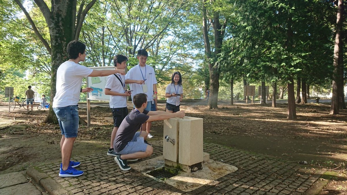 BST_Secondary's tweet photo. An intriguing activity with water and rainbows for our @BST_Tokyo team at the #NEAMC maths competition in Tokyo https://t.co/hro4Gr7qk3