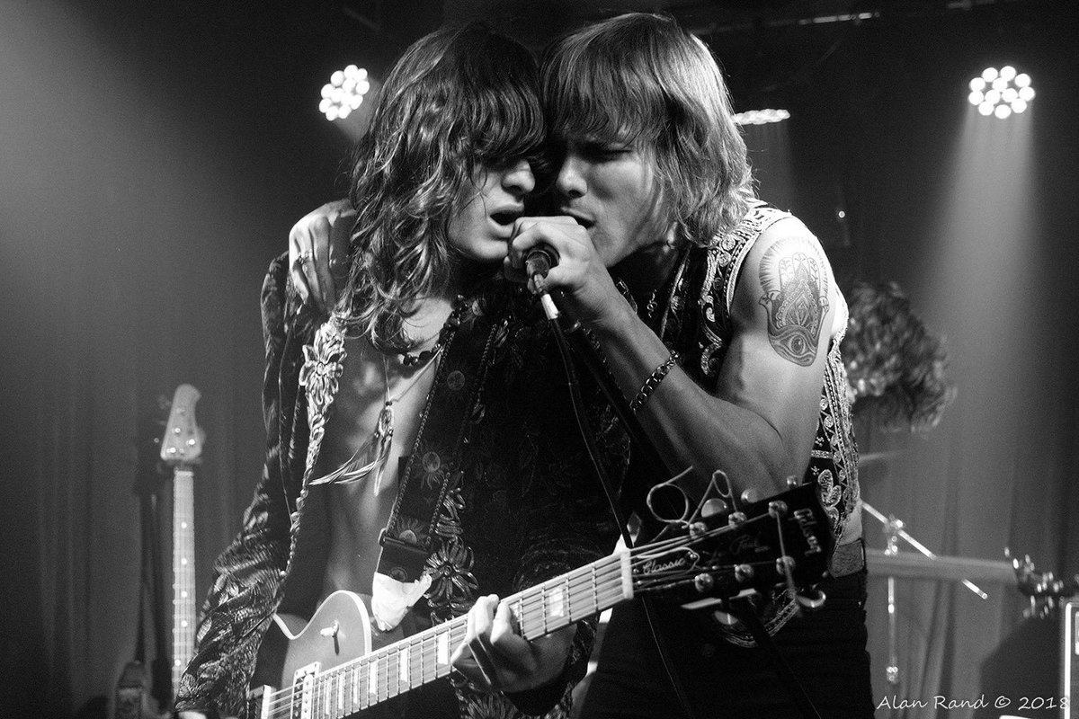TheDarbies's tweet photo. #alanrand we love New York City!!!! Thanks for all your love and support! We will come back soon and for sure! 🤟
#rocknroll
@benshermanofficial @alex_kane2025 @fionabloom @MondoNews @billboard https://t.co/0yS5nYjbRU