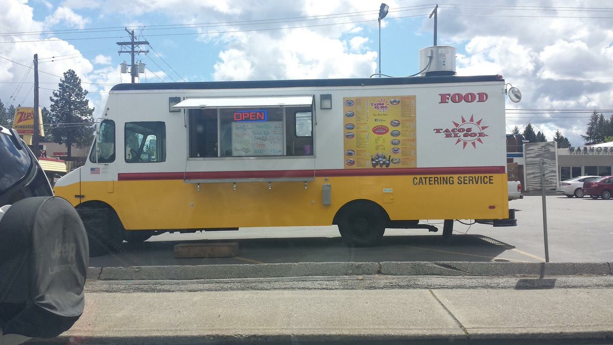 pillowfarmer's tweet photo. Decided to look for positive things to make me feel better. Here's my favorite taco truck on South Hill in #Spokane #food #headfat #tacoboutdat https://t.co/3nxPNjifYI