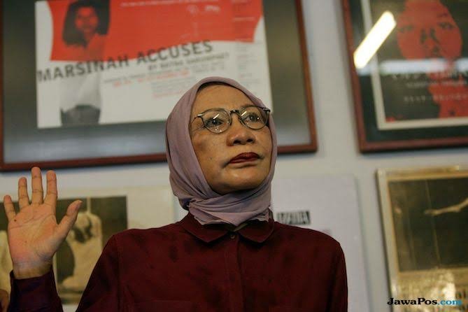 POLLING SERIUS!!
Siapa pandai berbohong?? 

Jokowi= RETWEET 
Ratna= LIKE