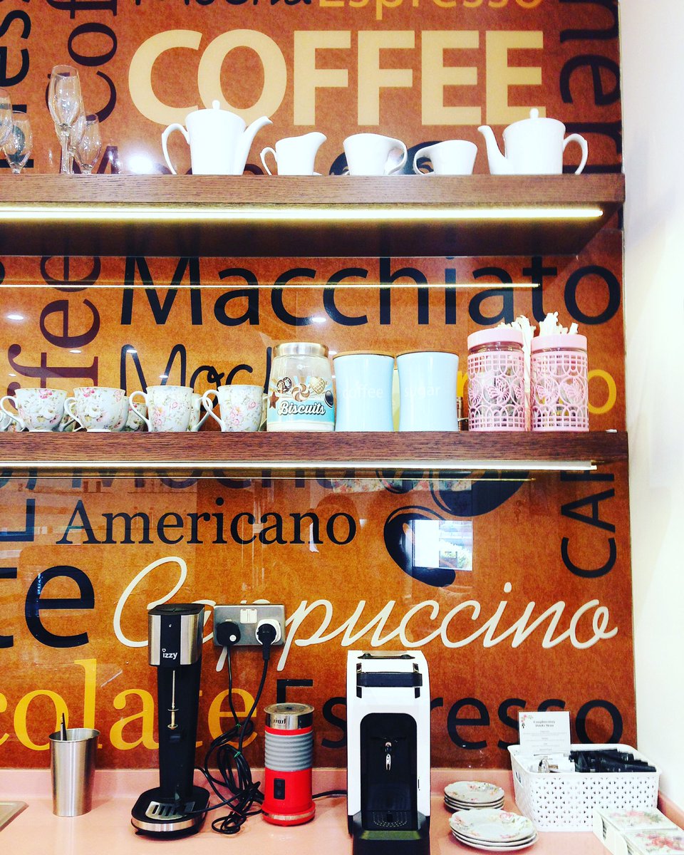 cafferomauae's tweet image. Pamper yourself at @mojobeautybar 💅 They serve nothing but the best ☕️ Have a lovely weekend everyone 💫

#theitalianwayuae #italiancoffee #coffee #coffeecup  #coffeetime #dxb #it #mydubai #dxblife #uae #mycoffee #coffee_inst #coffeeholic #coffeeology #coffeephotography