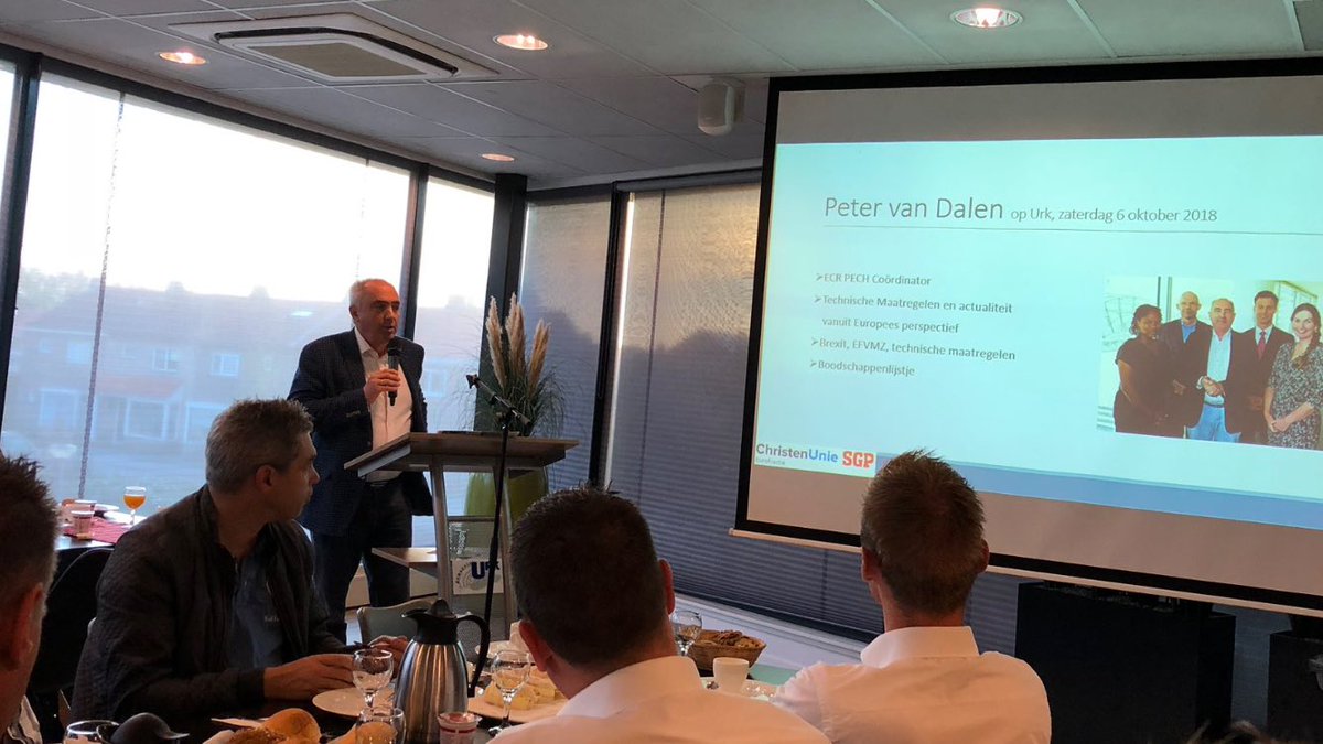 Voorafgaand aan de tweede #vis beursdag <a href="/FisheriesEvent/">Holland Fisheries</a> nu het ondernemersontbijt bij Gemeente Urk met een lezing #visserij vanuit Europees perspectief van @petervdalen