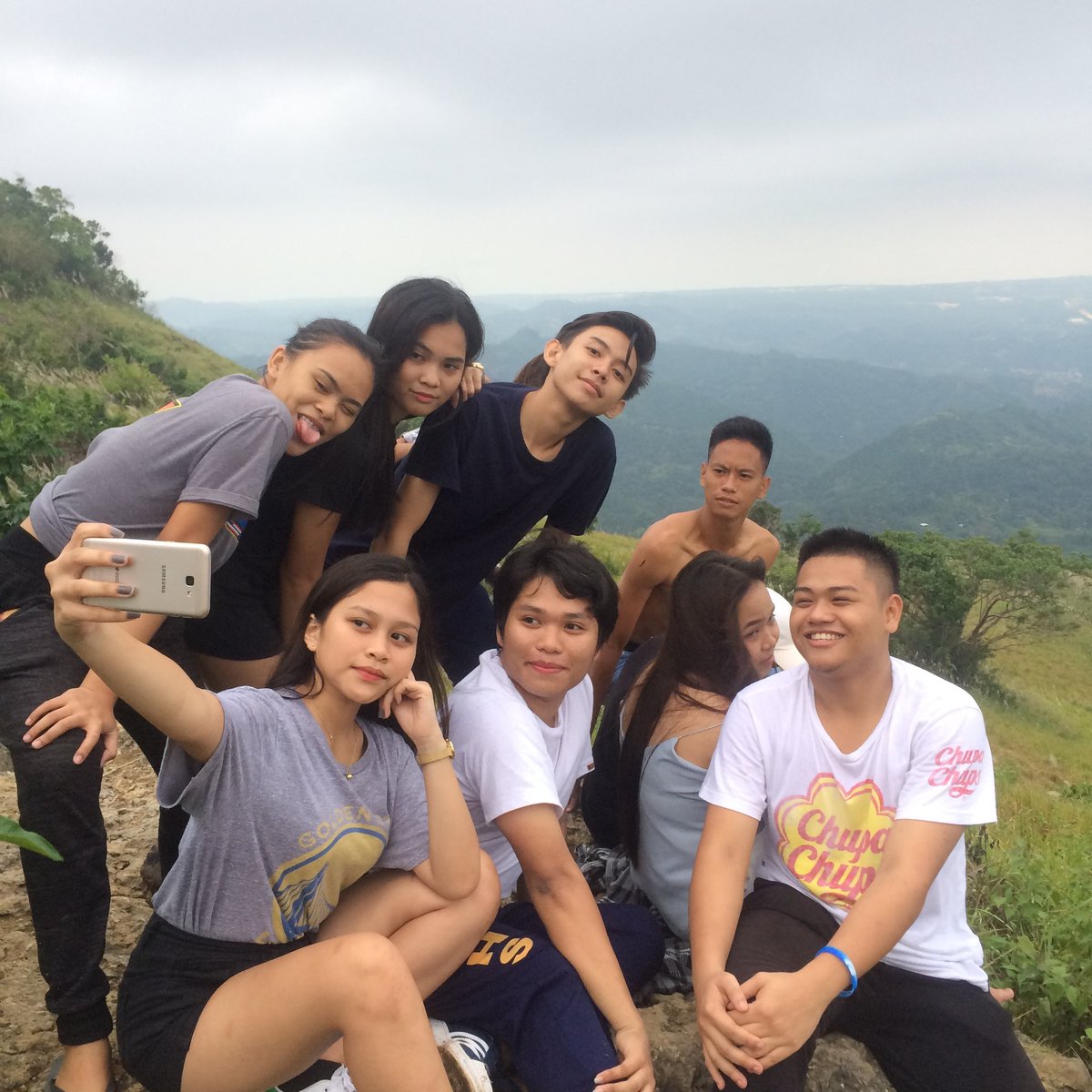 annneeetherese's tweet photo. Sirao Peak with the best ppl💕 https://t.co/iIyD6Kdy5x
