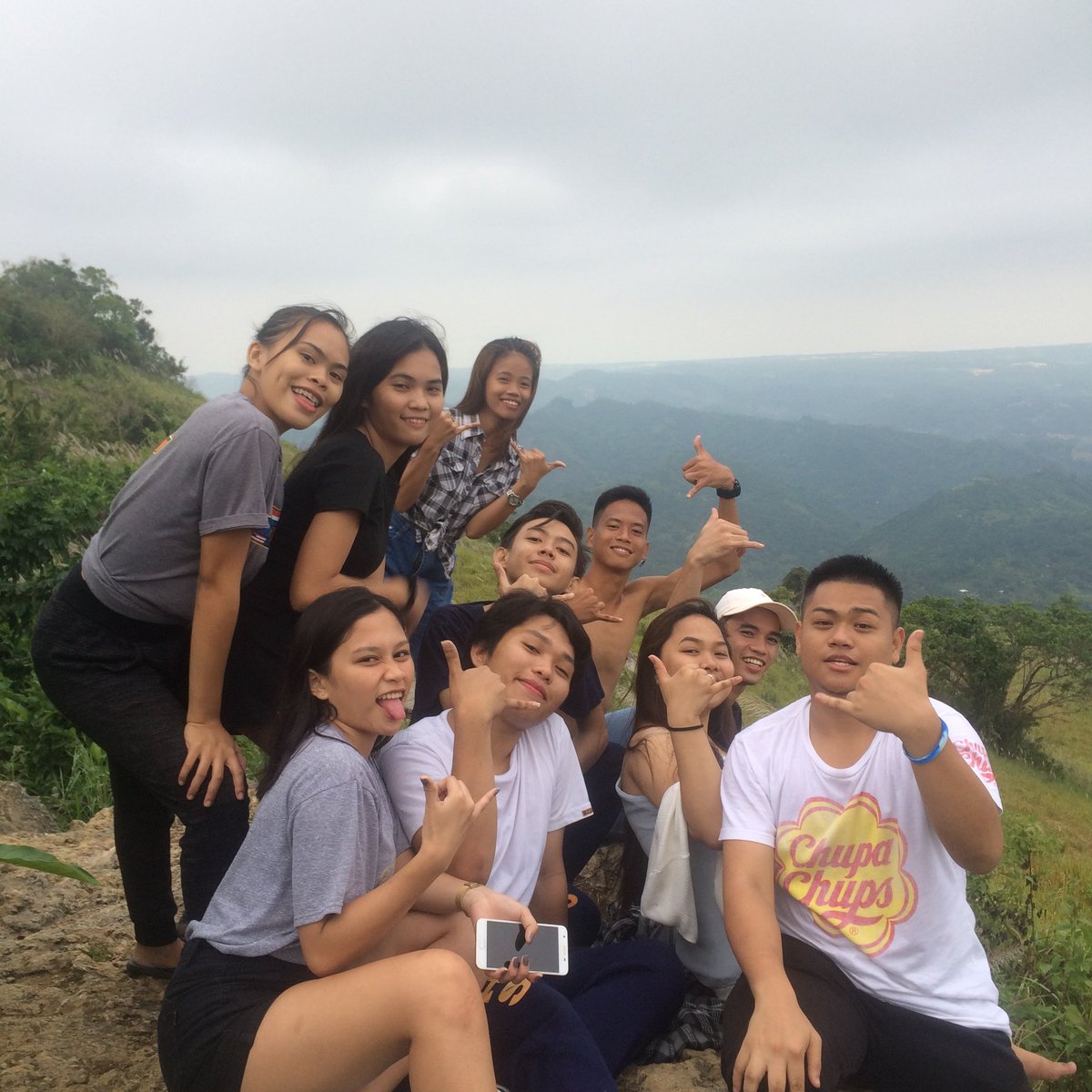 annneeetherese's tweet photo. Sirao Peak with the best ppl💕 https://t.co/iIyD6Kdy5x