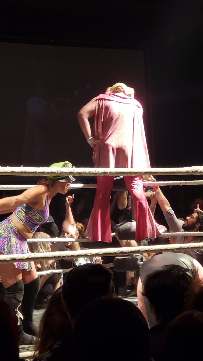 FanFisher1's tweet photo. @ElCerealMan gets the win &amp; stays at #HOODSLAM #FTF9 https://t.co/gwSAwrdDi0