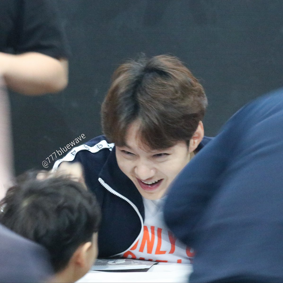 B2BArgusMELODY's tweet photo. Updated version of all the pictures I have of #LeeChangsub with children #BTOB https://t.co/8ELCHBzKeb