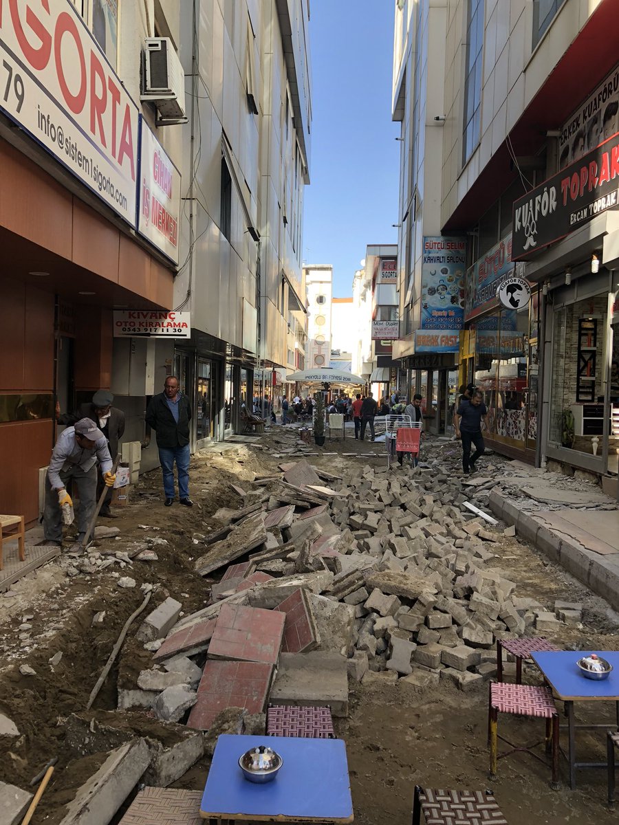 Butik sokakların mimari olan sayın <a href="/ozturkcemil/">Cemil ÖZTÜRK</a> Başkan vana bir sokak daha kazandırıyor Kahvaltıcılar Sokağı 2 Van kahvaltısına yakışır yaraşır bir sokak daha geliyor tebrikler @valizorluoglu <a href="/ozturkcemil/">Cemil ÖZTÜRK</a> @Mustafayalcinn_ @ercan6565 @ipekyolubel @kayyumdanhaber <a href="/OsmanGulacarTR/">Osman Nuri Gülaçar</a>