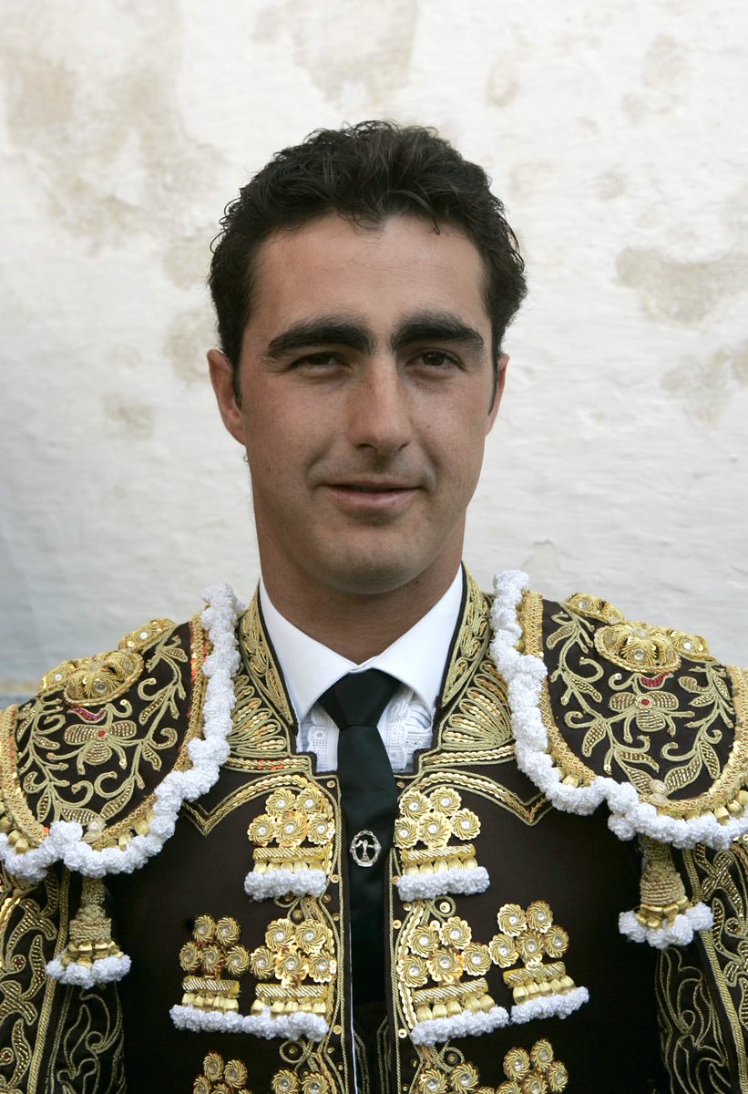 echauncapote's tweet photo. Hoy penúltimo sorteo de #echauncapote 
Hoy turno de la muleta donada por @DFelFandi @prensaElFandi 
¡Mucha suerte a todos! https://t.co/YG8Gc2LWoW