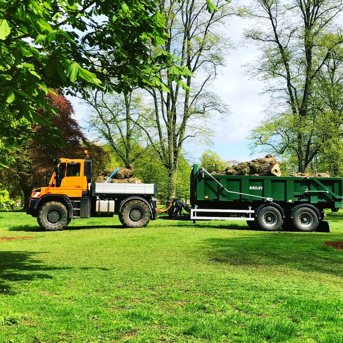 HarshLtd's tweet photo. HARSH UniLift - ITRunner hooklift trailer supplied with Merc Unimog from @southcavetractors for @treekillerrhod - Demountable bodies for complete efficiency.
.
.
.
#ITRunner #hookloader #hooklift #trailer #demount #unimog #mercedes #trees #treecare #trucks https://t.co/SaQEE29PRE