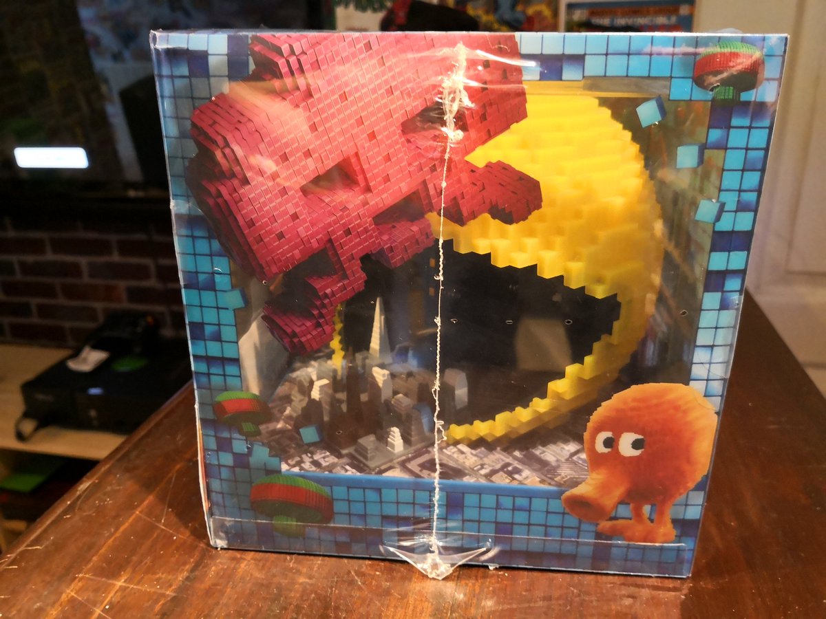 Retronextgen87's tweet photo. Le joli #collector #bluray #dvd de #pixels avec #adamsandler, pleins de références sur le #retrogaming 🤩
#jeuxvideo #retronextgen #atari #arcade #arcadegame #arcadecabinet #jeuxdecafe #centipede #donkeykong
#qbert #pacman #spaceinvader #2600 #vcs #atari2600 #nostalgie https://t.co/O70SNp27xP