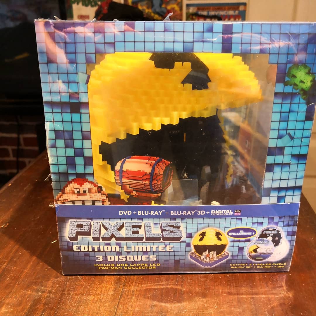 Retronextgen87's tweet photo. Le joli #collector #bluray #dvd de #pixels avec #adamsandler, pleins de références sur le #retrogaming 🤩
#jeuxvideo #retronextgen #atari #arcade #arcadegame #arcadecabinet #jeuxdecafe #centipede #donkeykong
#qbert #pacman #spaceinvader #2600 #vcs #atari2600 #nostalgie https://t.co/O70SNp27xP