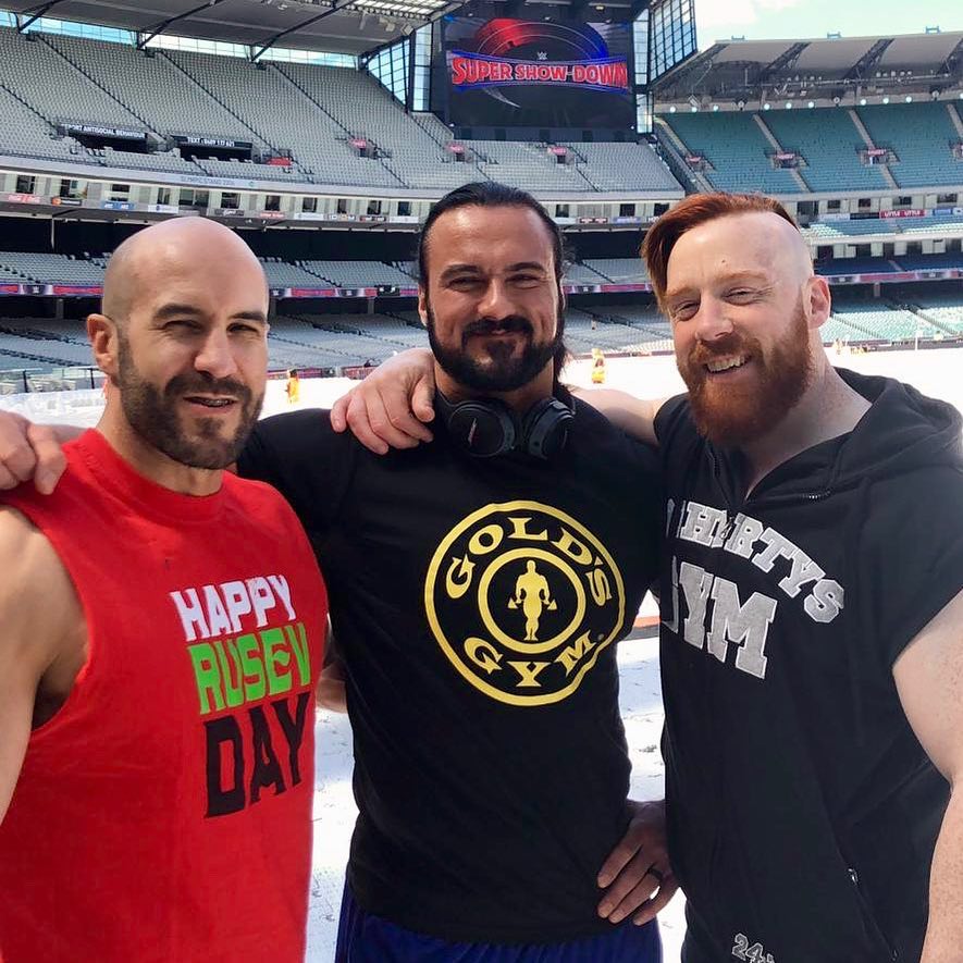 Máscarudos در توییتر "Los Cuatro veces Campeones en Pareja de RAW y el actual Campeón en Parejas de RAW. Poder europeo. The Swiss Superman, The Chosen One & The Celtic Warrior. CESARO,