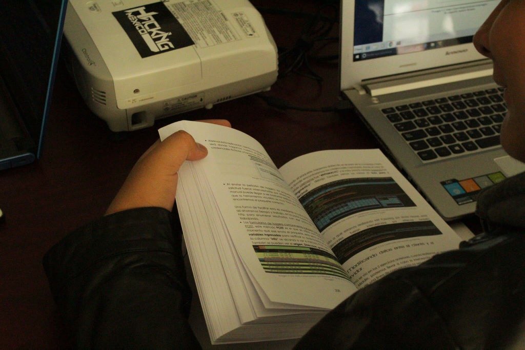 hackingmexico1's tweet image. Todos nuestros alumnos refuerzan su conociendo en #ciberseguridad  con apoyo de #labibliadelhacking 

#hackingmexico