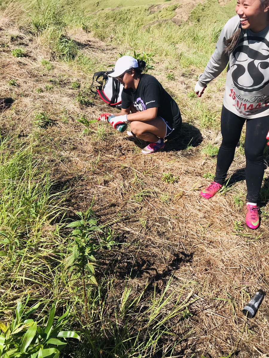 UOGGreenArmy's tweet photo. A fulfilling time helping to stabilize the badlands of the Manell Watershed with Acacia trees !! ๐ฑ๐ณ๐๐๐ โ๐ฅ๐#AsGadao #treeplanting #nooffroading #nograssfires #stopsedimentation #savethereefs https://t.co/xDMtoBHB86