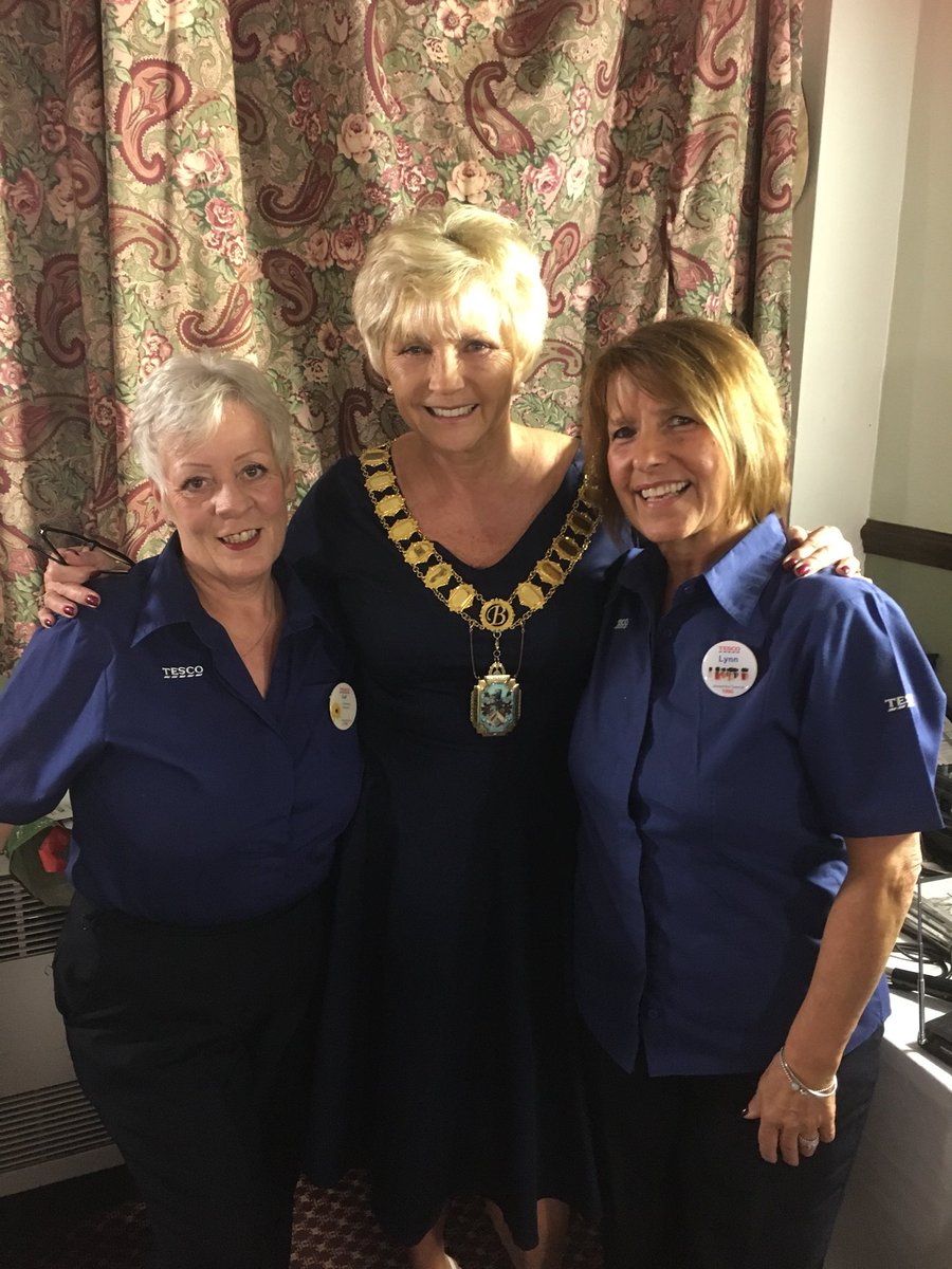 #TescocommunityChampions Lol&amp;Lyn helping out at the #MajorofBroxbourne #Cheese&amp;Wine #charityfundraising event @Group42South