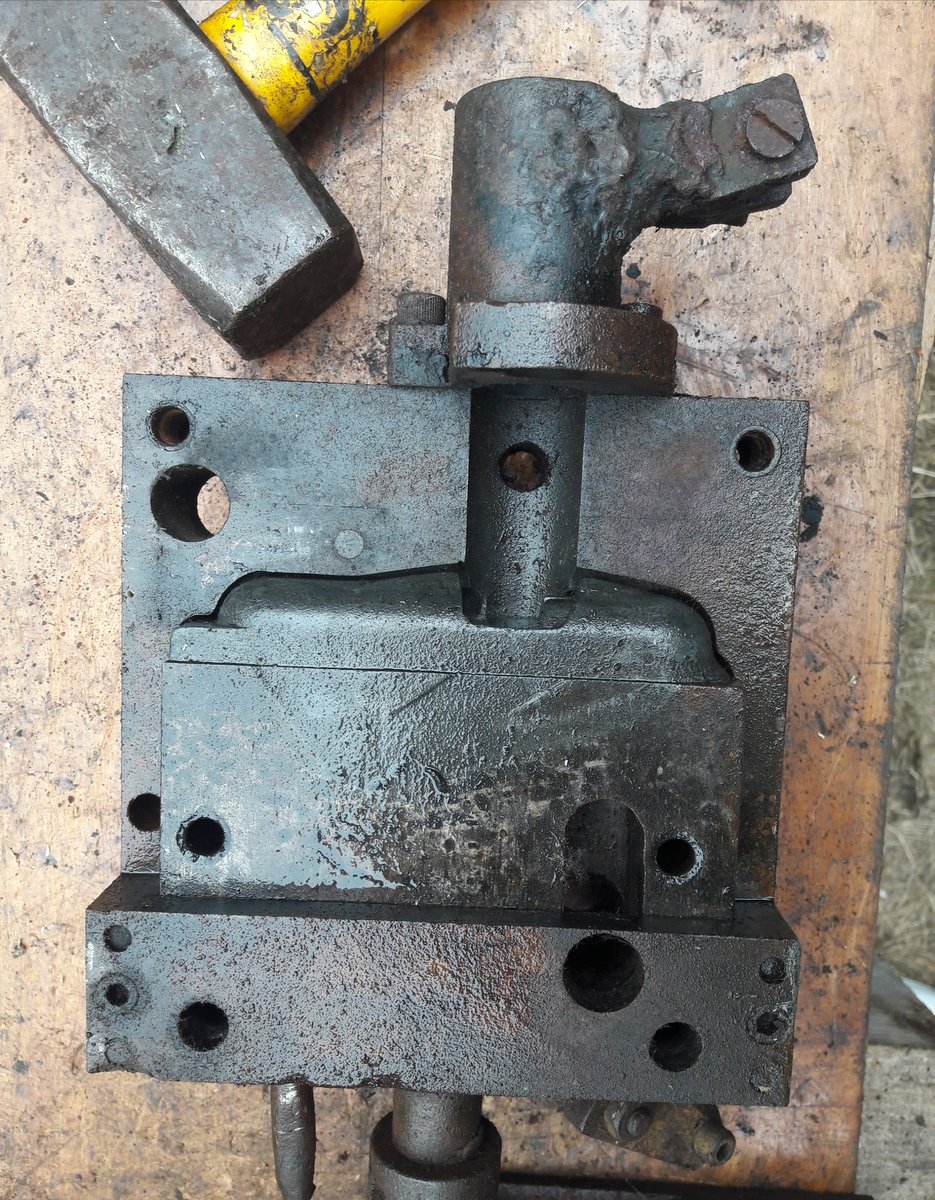 budgiemodels's tweet photo. 72 years old and still in fantastic nick! Whilst the team were cataloguing and greasing the Budgie dies, there were a few surprise finds, including the original 1946 #Morestone #RacingCar die - the very first model car sold by Morris &amp; Stone! #vintagetoys #britishdiecast #uk https://t.co/QGN0RAlBD1